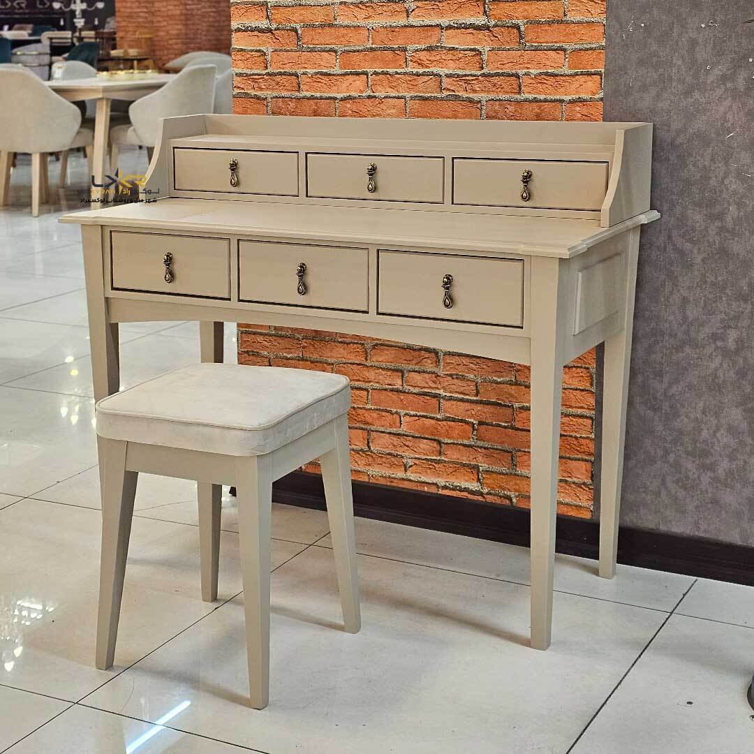  میز تحریر نئوکلاسیک کمجا رنگ نسکافه ای 