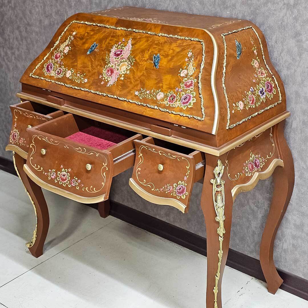 میز تحریر تمام منبت و برنزکاری شده سبک کلاسیک و نئوکلاسیک