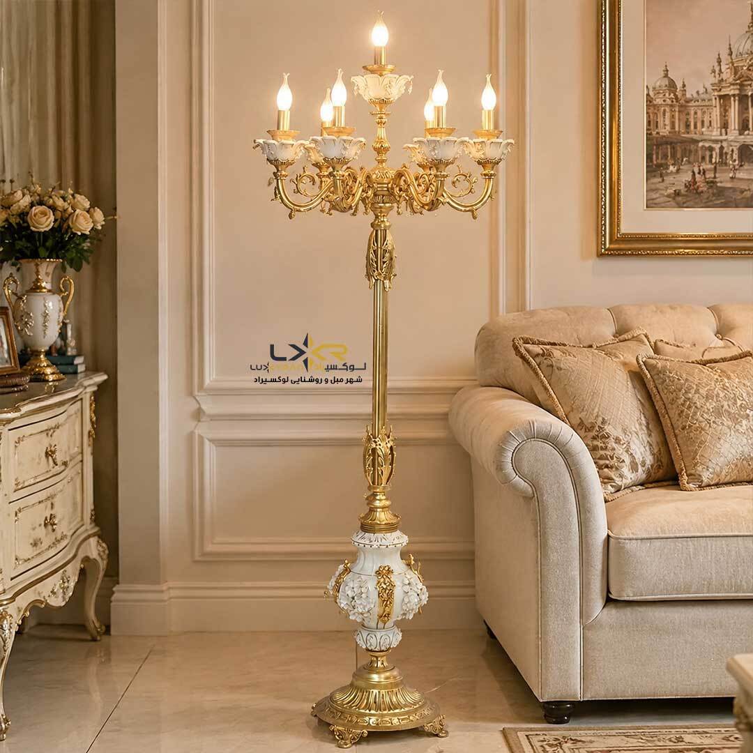  کنارسالنی ایستاده برنزی با چینی براق 