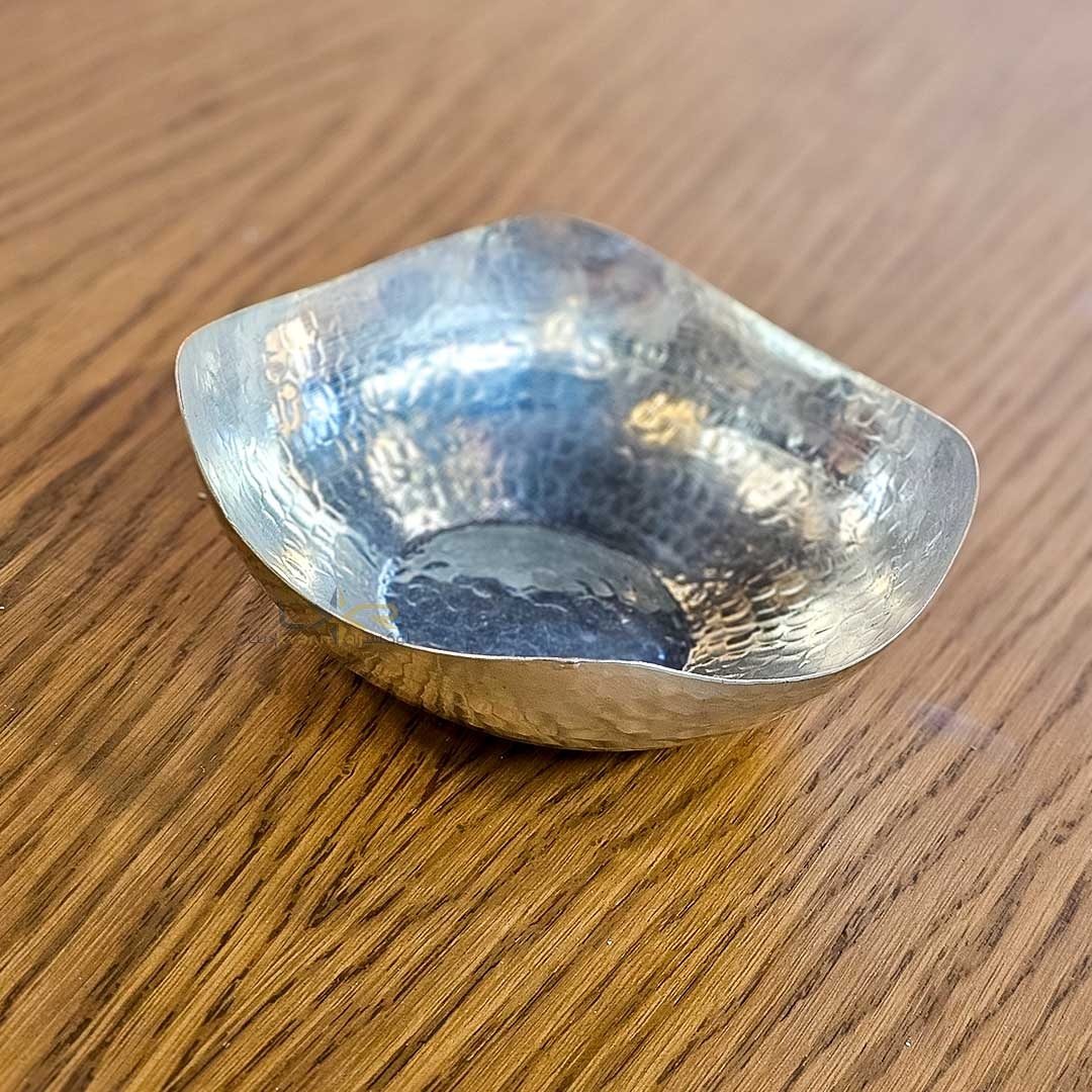  ظرف مسی قلم خورده 