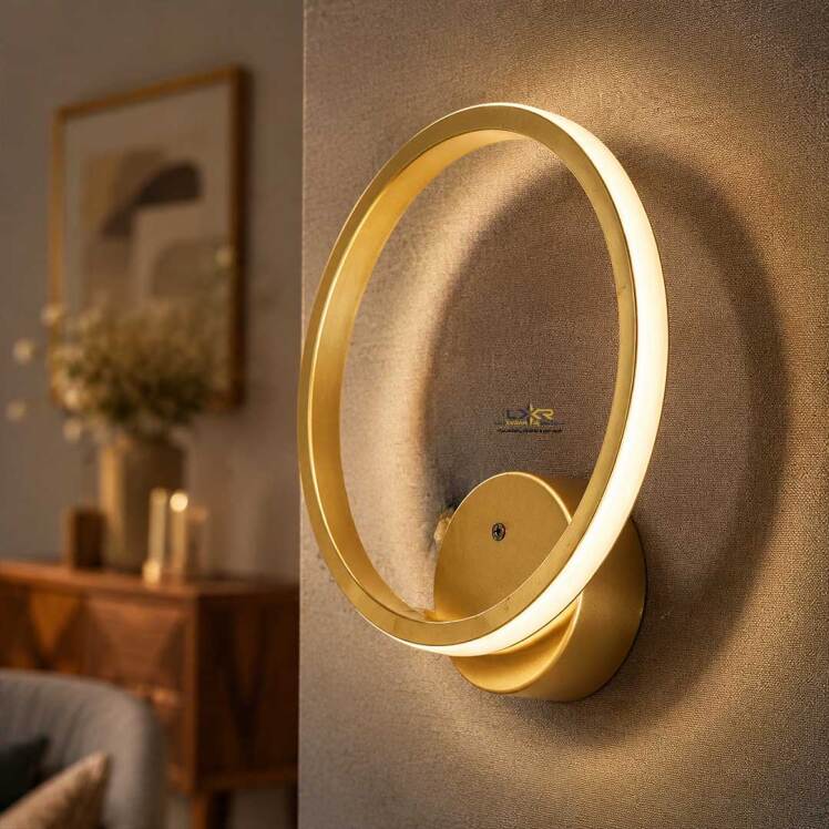 دیوارکوب مدرن و مینیمال طلایی LED
