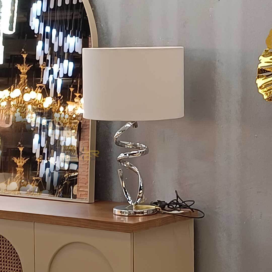 آباژور سبک مدرن رنگ سفید 