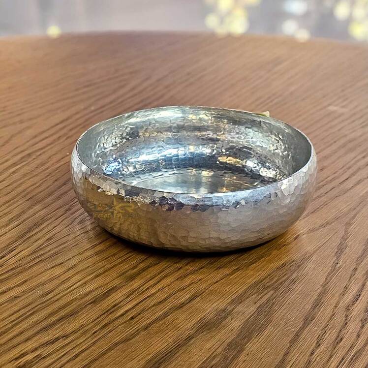 ظرف مسی قلم خورده