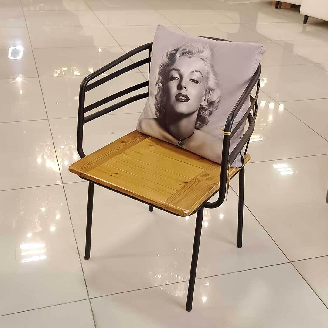 صندلی فضای باز و تراس فلزی