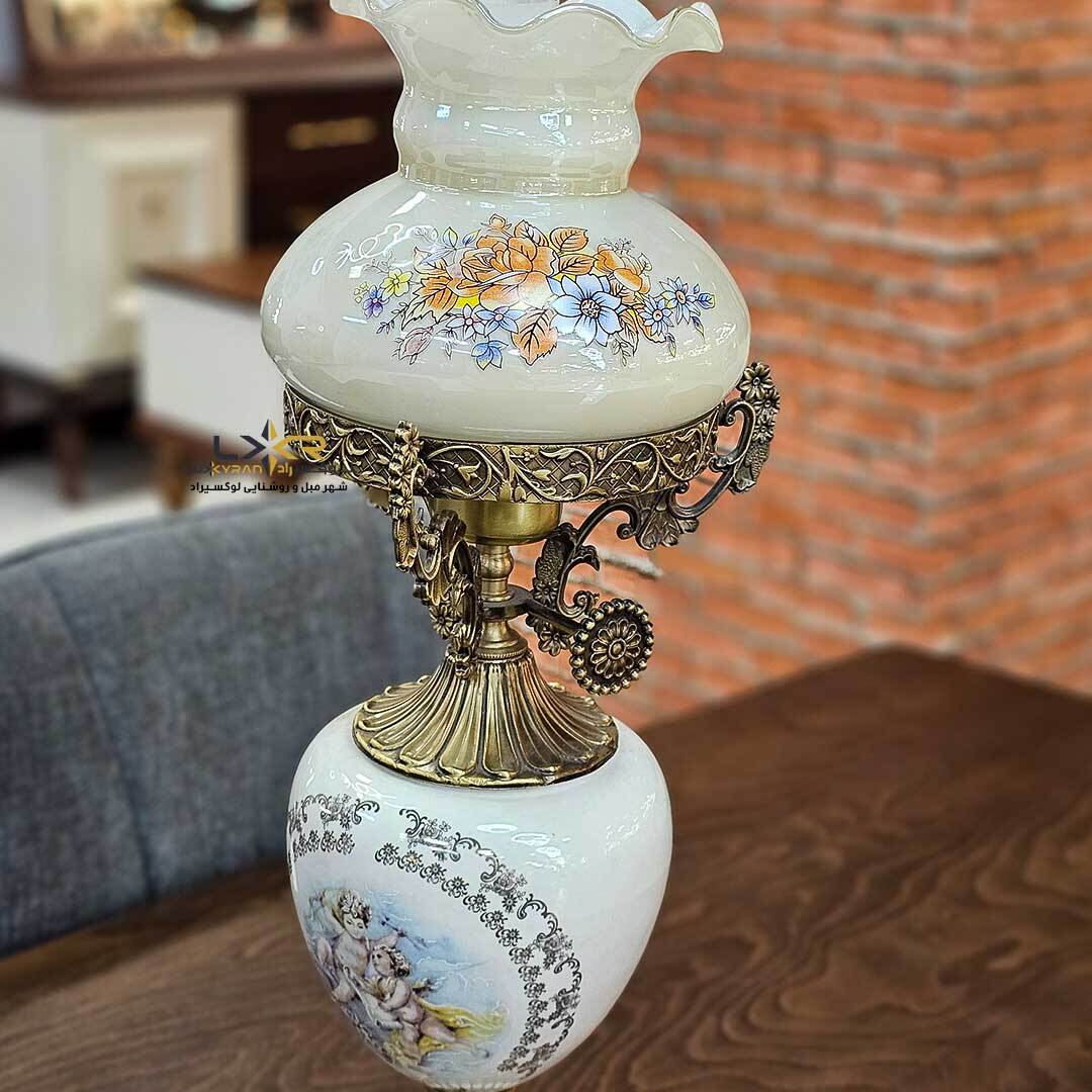  چراغ نئوکلاسیک و کلاسیک رنگ سفید 